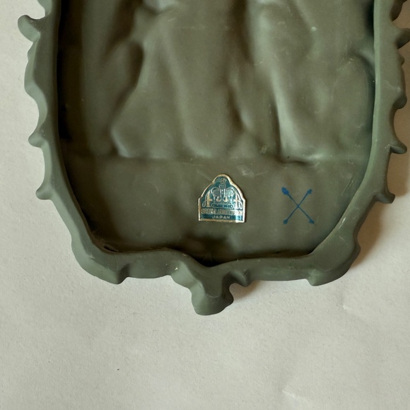 Vintage Arnart Japan Plaques Jasperware Design-Set of two - Picture 6 of 7